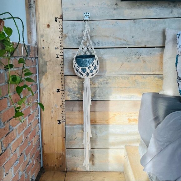 rope tied  macrame plant hanger - Picture 8 of 11